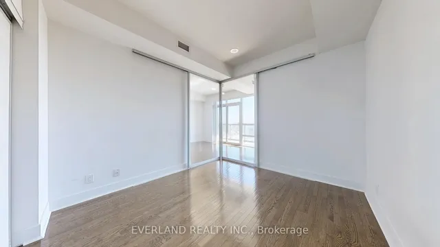 Additional image 21 of 26 Norton Ave Unit 1505