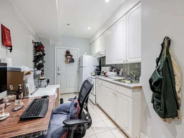 Additional image 24 of 32 Roberta Dr