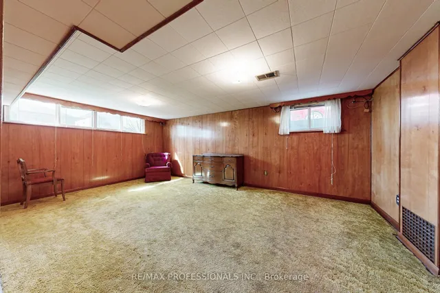 Additional image 35 of 26 Crane Ave