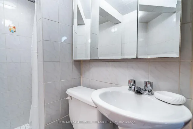 Additional image 33 of 244 HUGHSON St