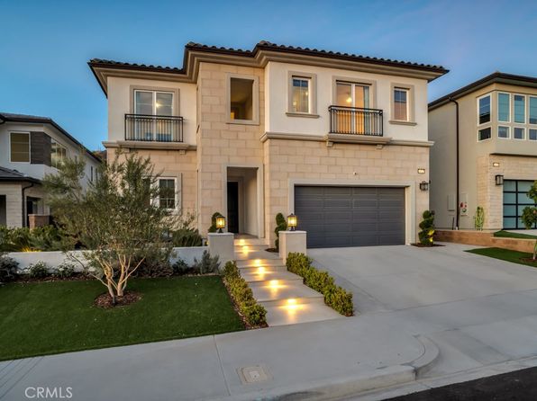 20725 W Bluebird Ct, Northridge, CA 91326