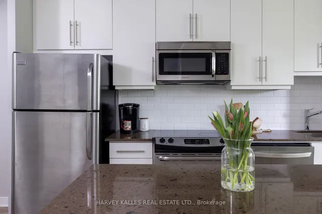 Additional image 8 of 1171 Queen St Unit 312