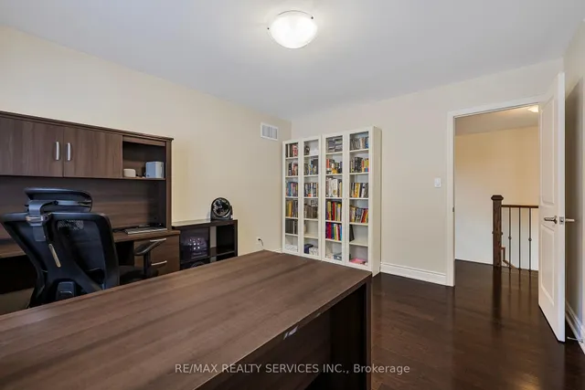 Additional image 28 of 5 Perth St