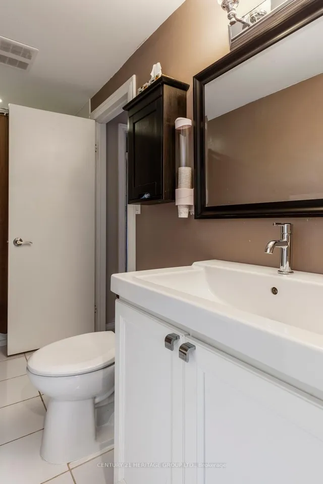 Additional image 40 of 2202 PEMBROKE Crt