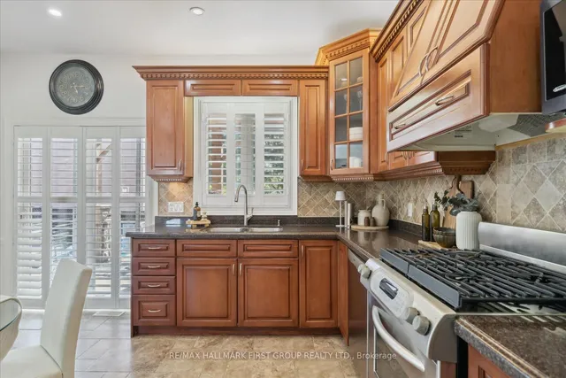 Additional image 12 of 60 Brenda Cres