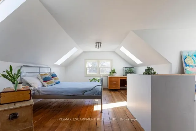 Additional image 36 of 24 Hyde Park Ave