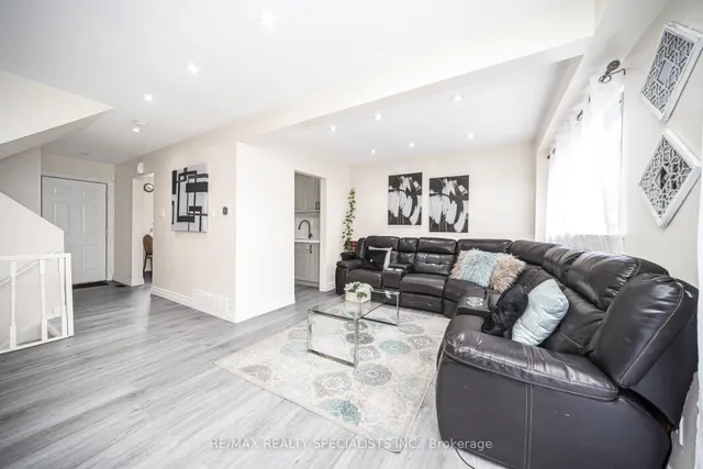 Additional image 15 of 144 Fleetwood Cres