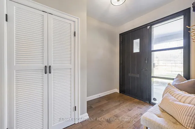 Additional image 9 of 585 Deborah Cres