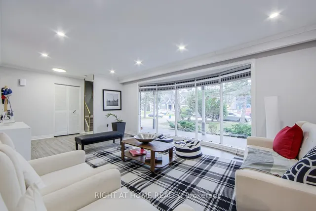 Additional image 6 of 1276 HILLVIEW Cres