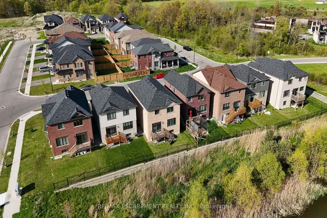 Additional image 40 of 12 Midhurst Hts