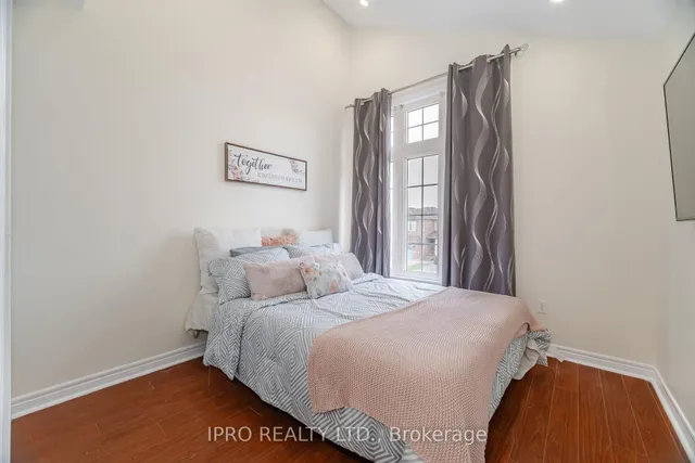 Additional image 28 of 803 Khan Cres