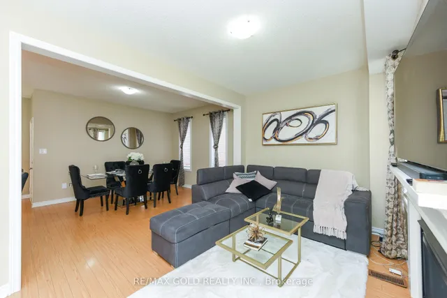 Additional image 16 of 35 Amaranth Cres
