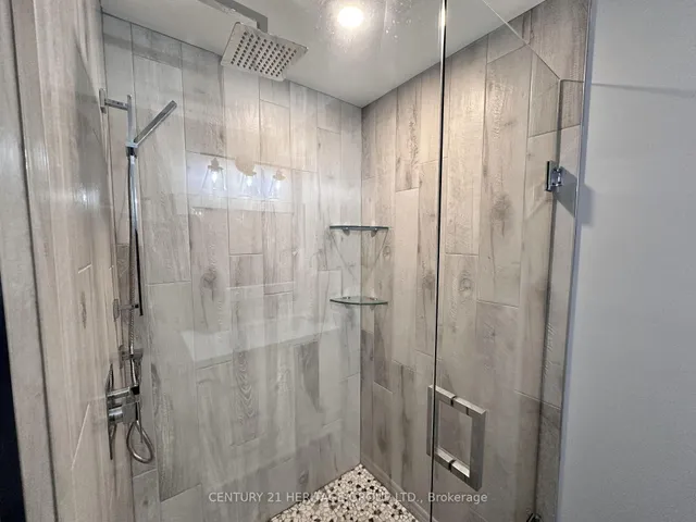 Additional image 3 of 1 Tower Gate Unit 11