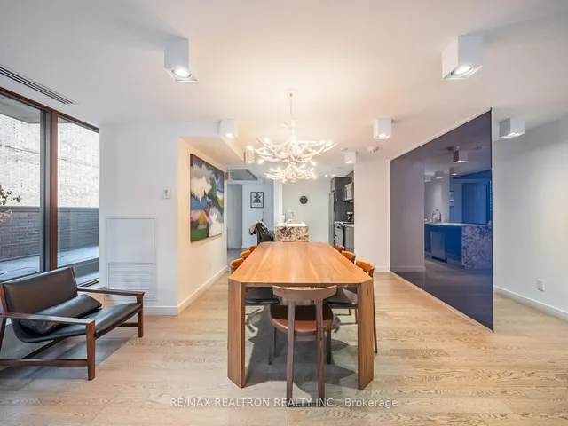 Additional image 34 of 111 Bathurst St Unit 1217