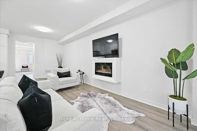 Additional image 24 of 465 Dundas St