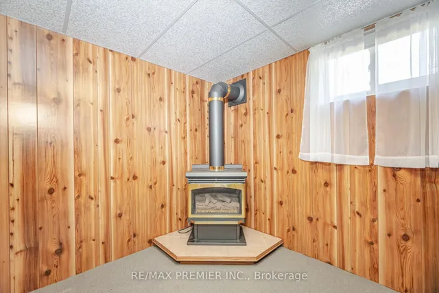 Additional image 33 of 32 Edgemont Dr