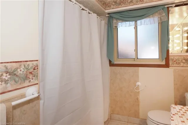 Additional image 30 of 13 Marketa Cres