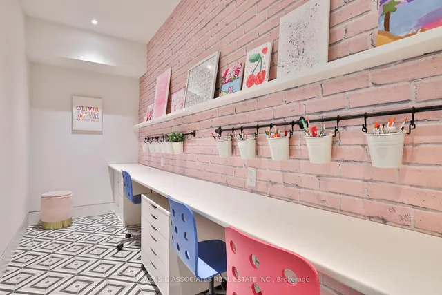 Additional image 40 of 216 Glenayr Rd