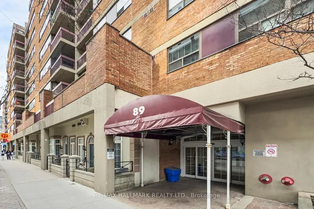 89 Mccaul St Unit 417