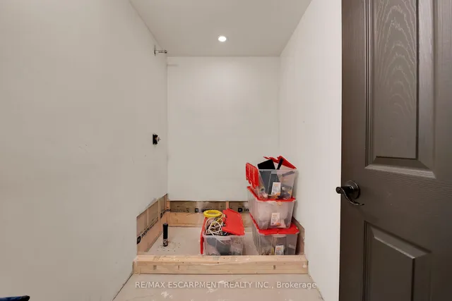 Additional image 45 of 56 Nanaimo Cres