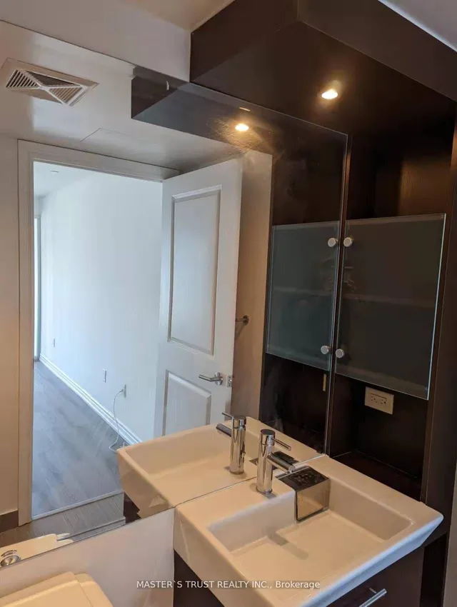 Additional image 10 of 386 Yonge St Unit 5504
