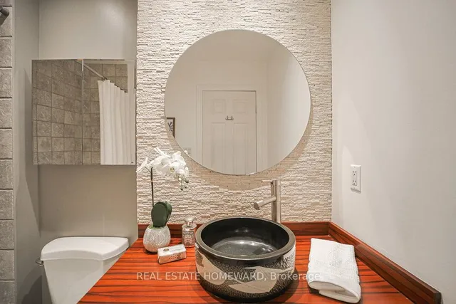 Additional image 17 of 1 Leaside Park Dr Unit 209