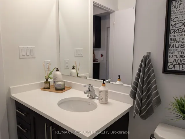 Additional image 18 of 590 North Service Rd Unit 14