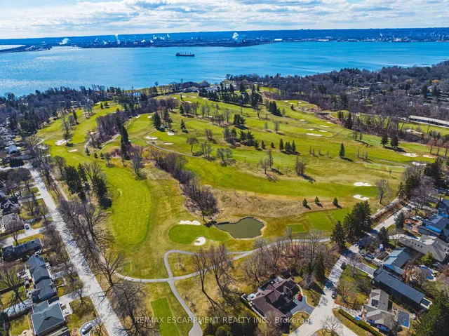 Additional image 34 of 975 WARWICK Crt Unit 706