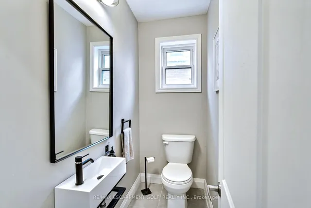 Additional image 30 of 131 Alpine Ave