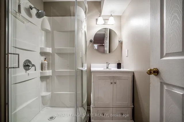 Additional image 38 of 19 Claudette Gate