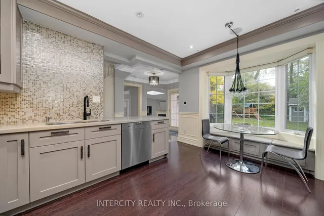 Additional image 17 of 112 Mason Blvd