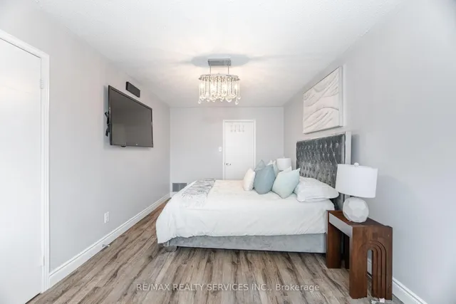 Additional image 23 of 34 Chipmunk Cres