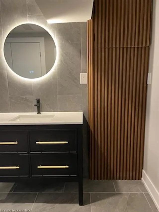 Additional image 15 of 39 Westminster Ave Unit Lower