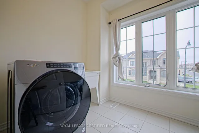 Additional image 27 of 14 Bavenden Cres