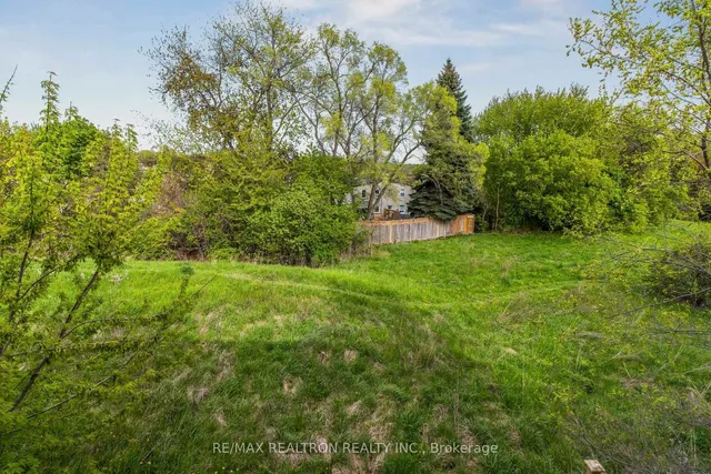 Additional image 37 of 33 Pidgeon St