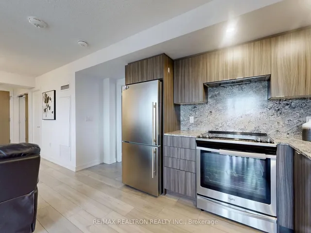 Additional image 19 of 225 Village Green Sq Unit 803