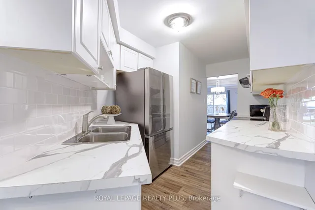 Additional image 6 of 5020 Delaware Dr Unit 2