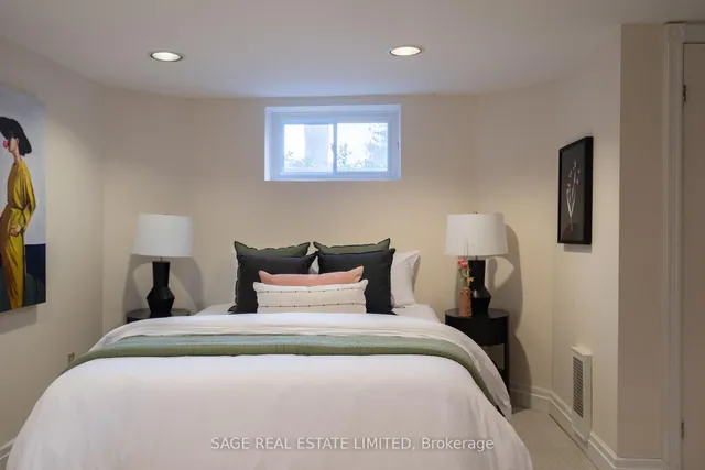 Additional image 44 of 57 Castle Frank Rd