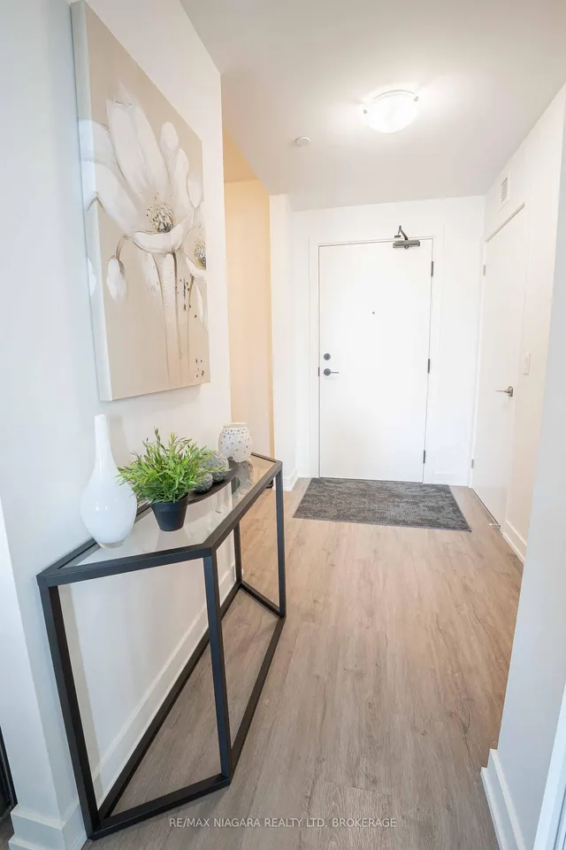 Additional image 8 of 600 North Service Rd Unit 202