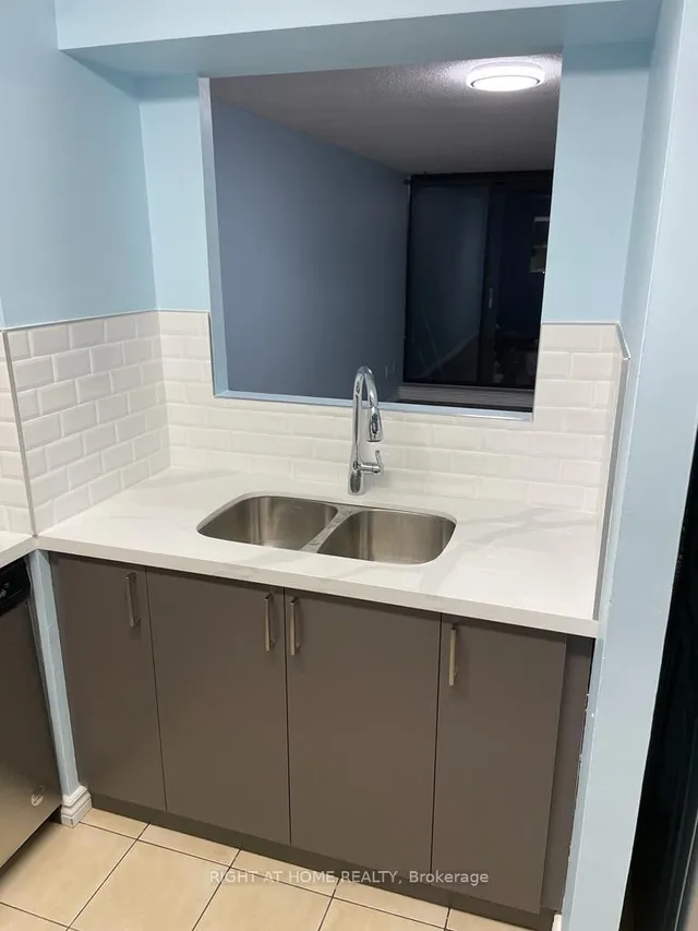 Additional image 7 of 10 Tapscott Rd Unit 602