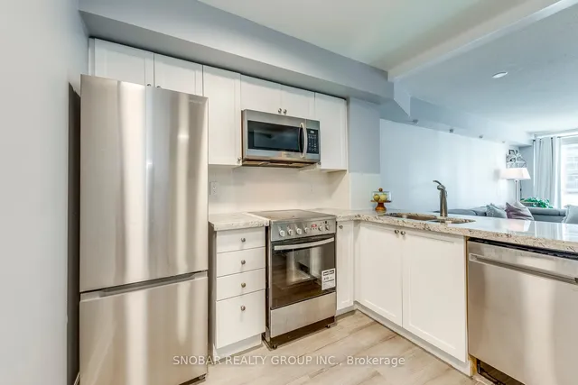 Additional image 3 of 2121 Lakeshore Blvd Unit 816