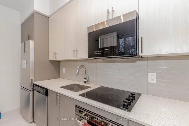 Additional image 28 of 415 Main St Unit 105