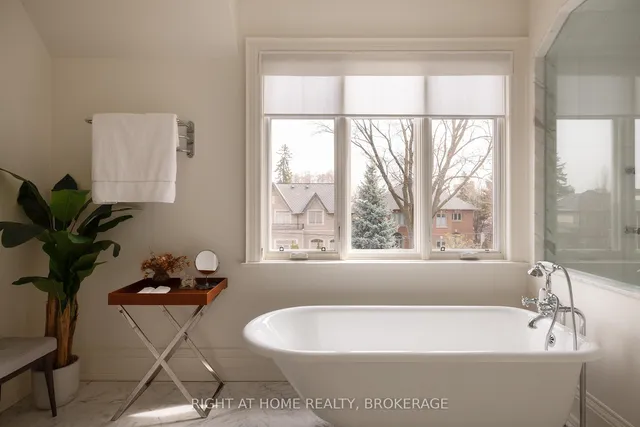 Additional image 20 of 179 Yonge Blvd