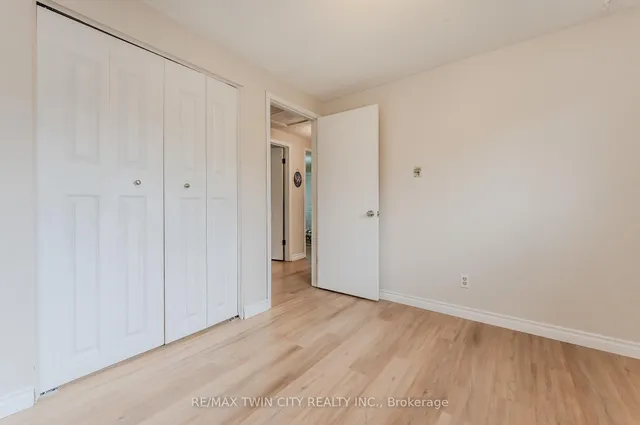 Additional image 26 of 136 St Jerome Cres