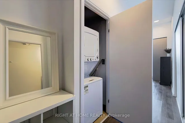 Additional image 24 of 4208 Dundas St Unit 523