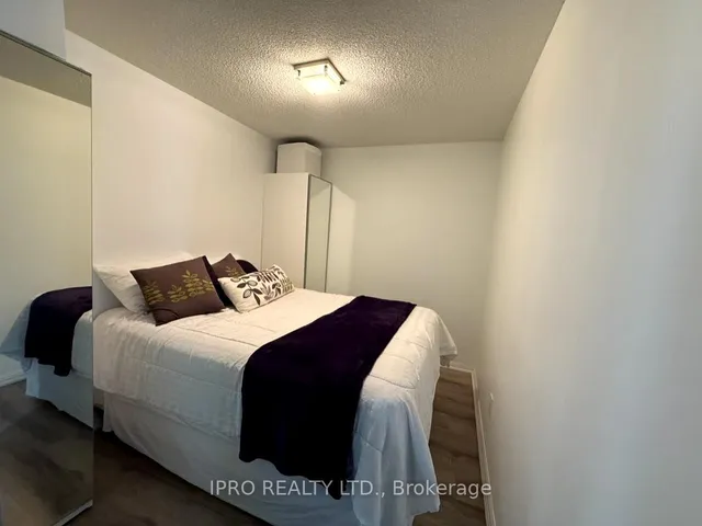 Additional image 15 of 400 Adelaide St Unit 801