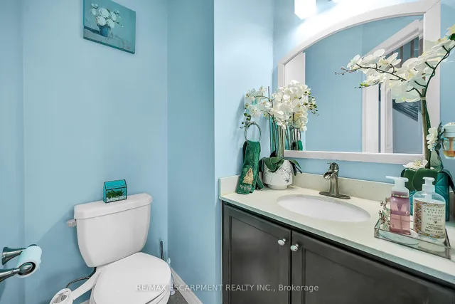 Additional image 25 of 8 Charleswood Cres