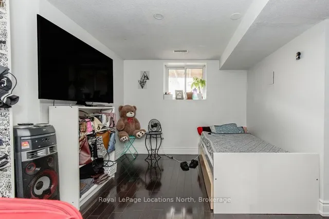 Additional image 31 of 120 Candy Cres