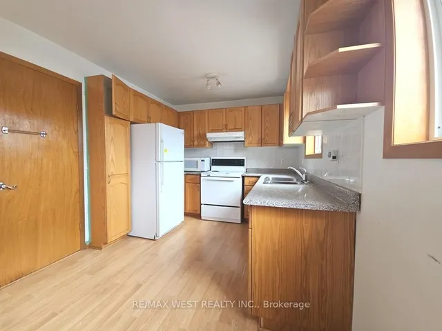 Additional image 11 of 385 Kipling Ave