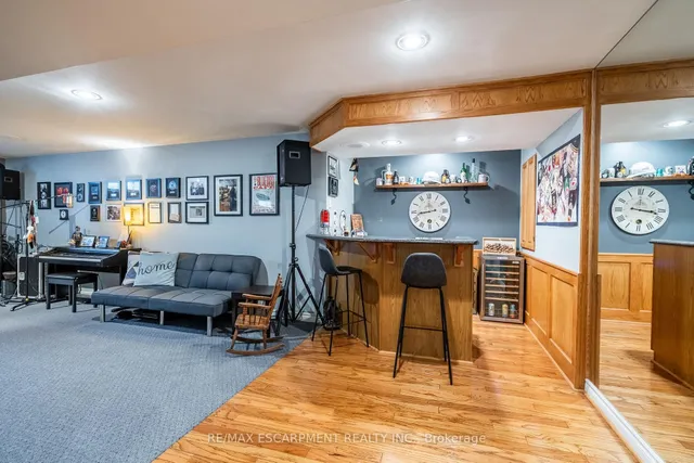 Additional image 26 of 27 Gladiola Dr